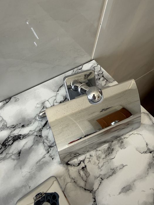 1 toalheiro 14 cm + 1 toalheiro 10 cm + porta rolos marca Roca