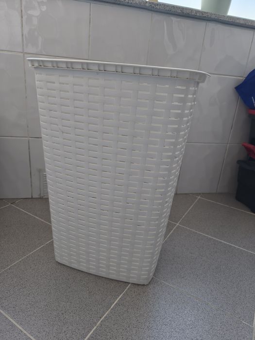 ***Cesto de roupa
