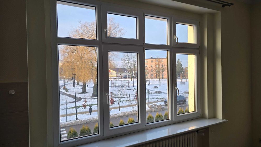 Przytulna kawalerka do wynajęcia w centrum Sławna, pierwsze piętro.