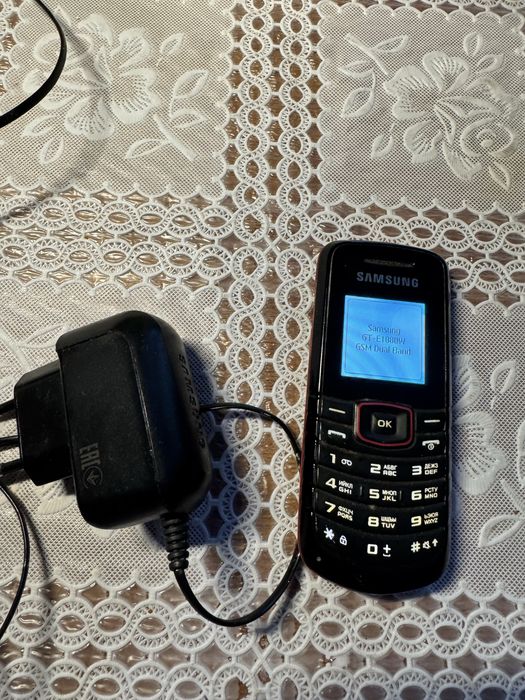 Samsung E1080w мобільний кнопковий надійний