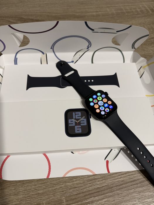 Часы Apple Watch SE 2 44 mm Midnight почти новые !