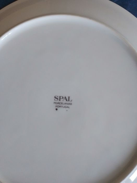 Prato decorativo de cerâmica dos Serviços Sociais da P.S.P.