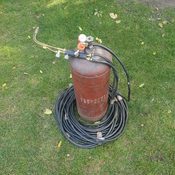 Газовий різак з балоном