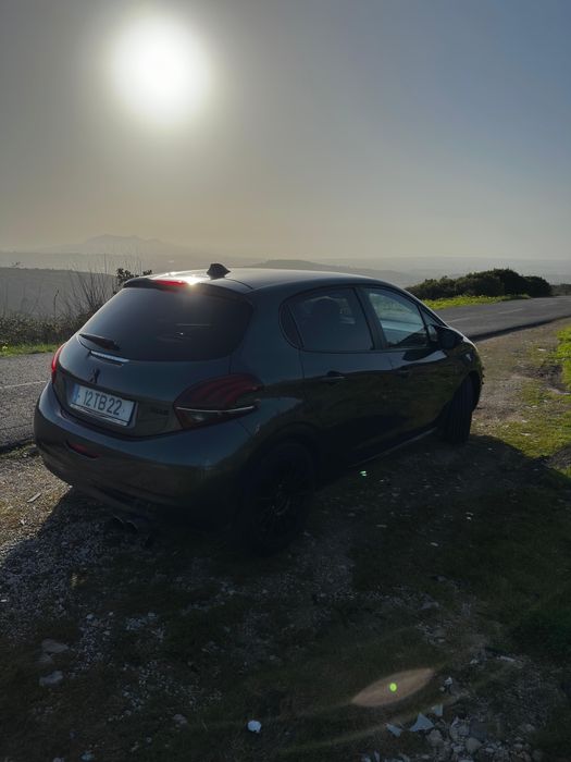 Peugeot 208 PureTech 1.2 Gasolina