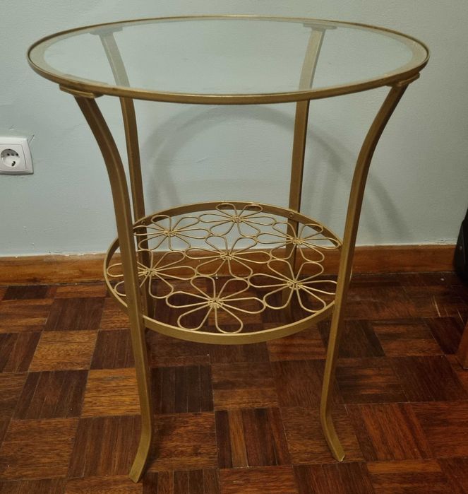 Mesa de Apoio Dourada