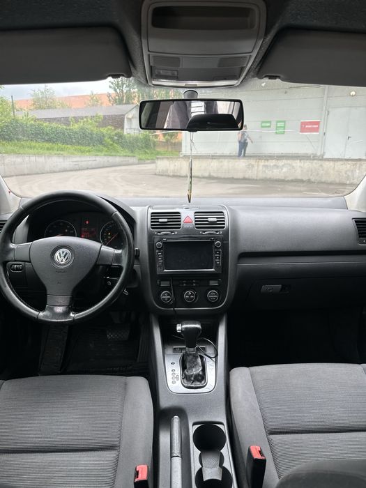Volkswagen Golf V! Автомат! 1.6 mpi!
