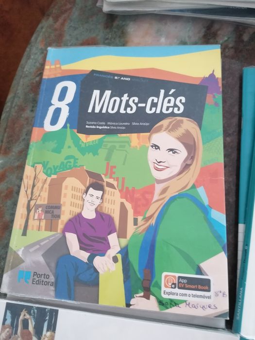 Livros escolares 8 ano