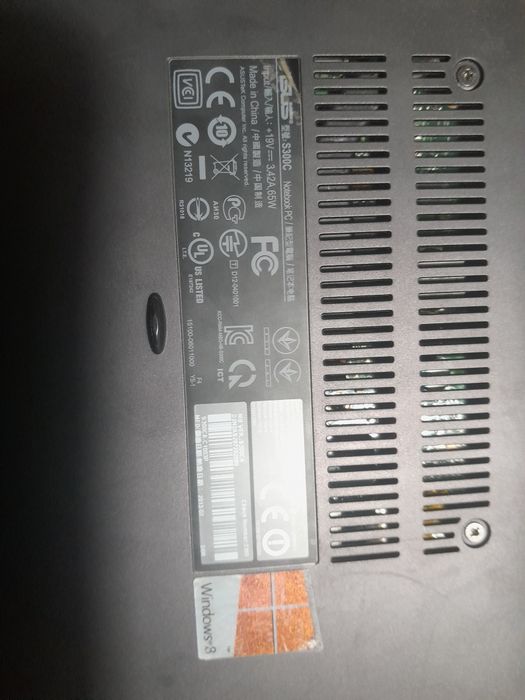 2 Laptopy z matrycami dotykowymi.