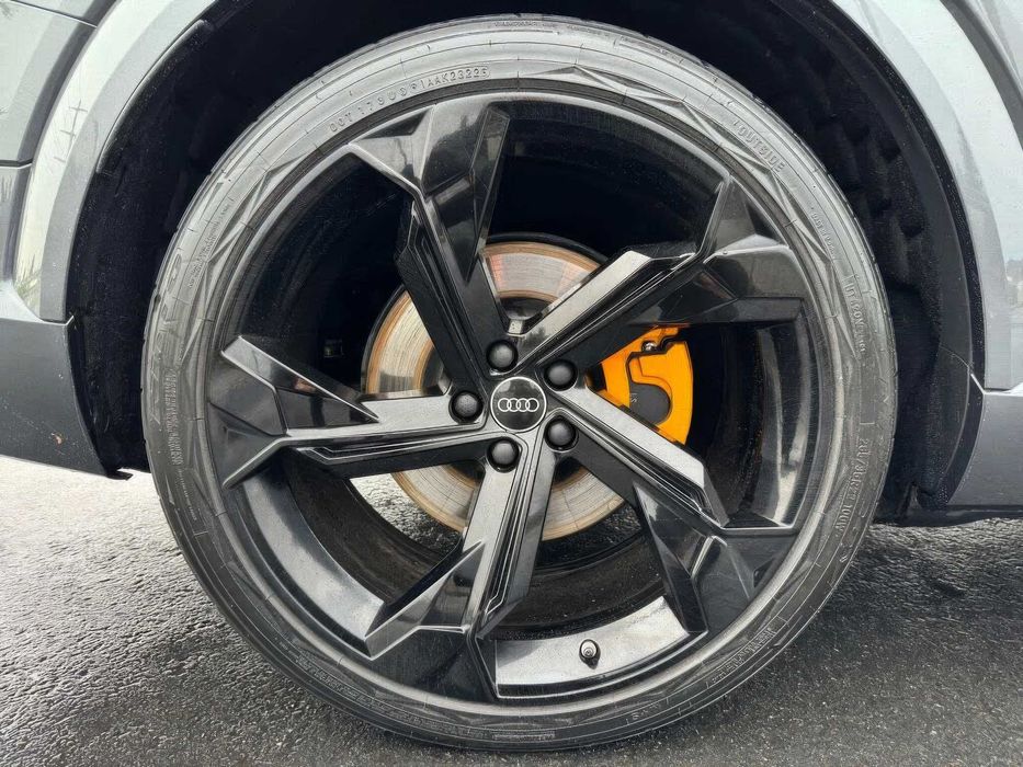 Audi e-tron S Premium Plus Sportback      2023