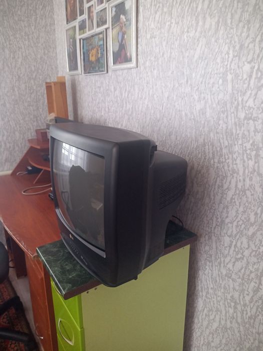 Телевизор lg в хорошем состоянии