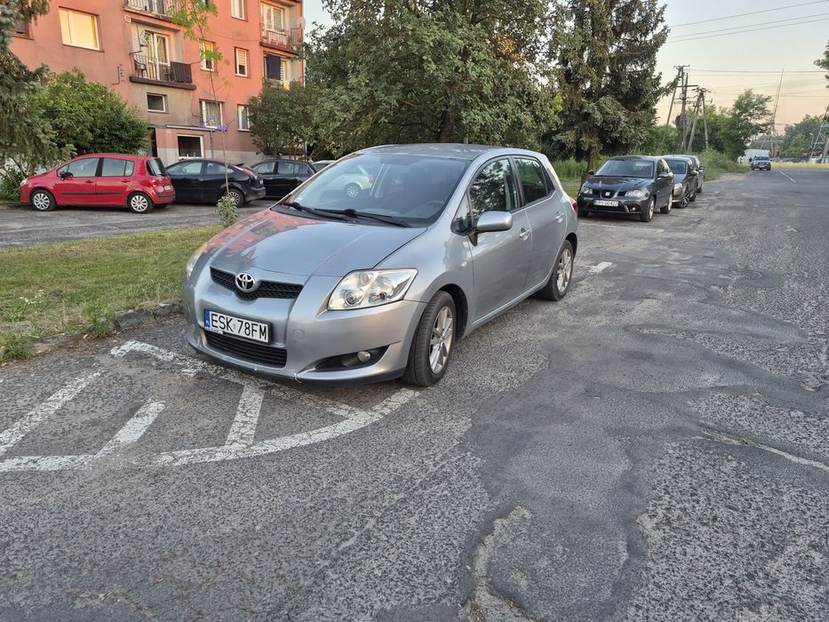 Toyora Auris 2009r
