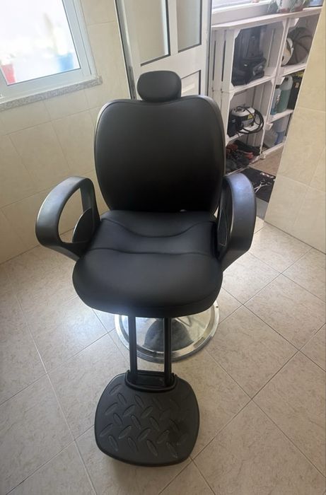 Posto de barbeiro completo – cadeira + bancada + cabine de vidro ( negociavel )