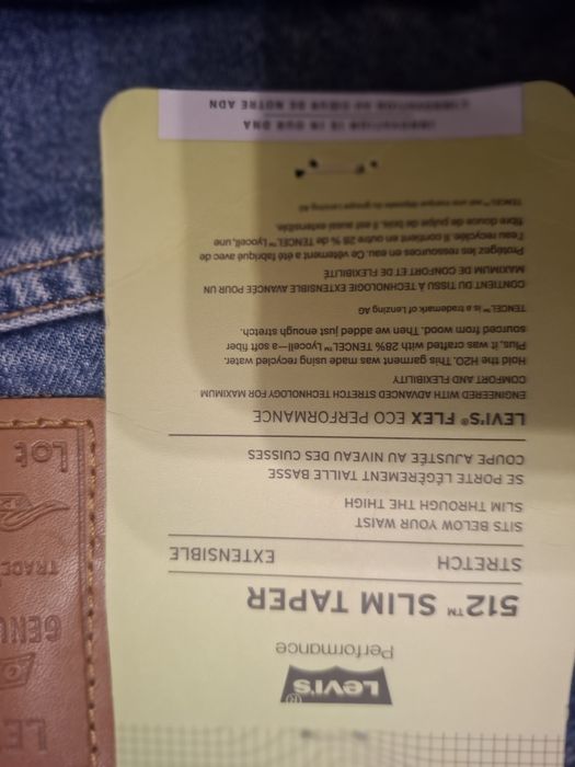 Джинсы новые Levi's