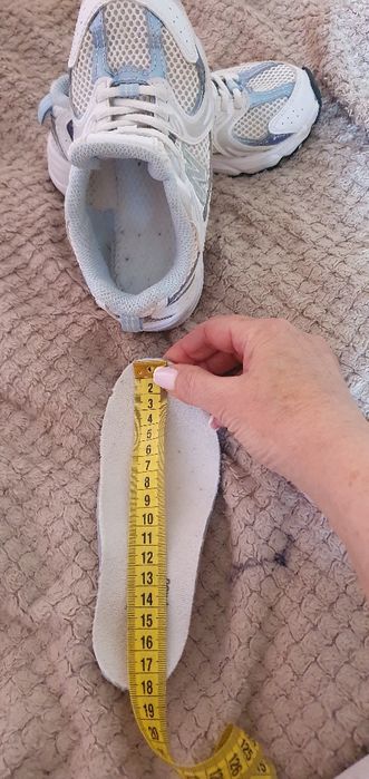 Кроссовки New Balance.