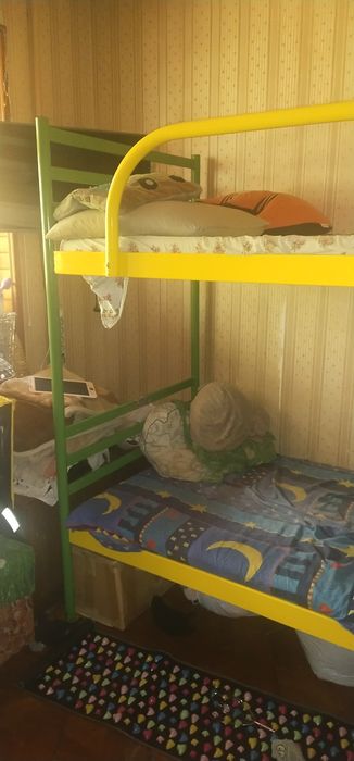 Двухъярусная кровать металлическая