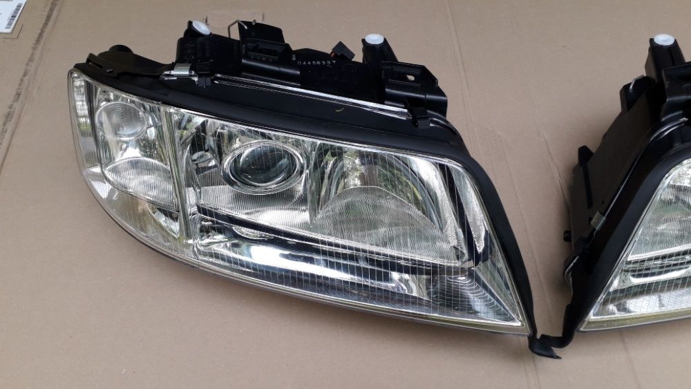 AUDI A6 C5 2001 - lampa przednia lewa + prawa KOMPLET