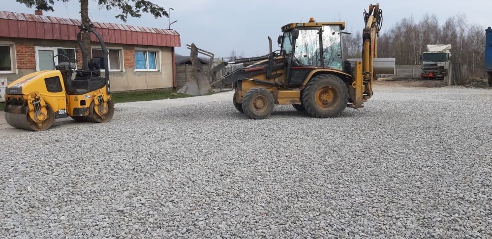 Usługi koparką, koparka-ładowarka