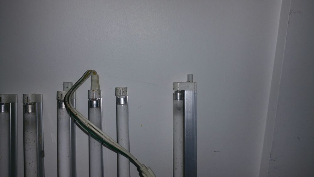 10 lampadas com suporte. Compridas  com147 cm, e 2 com 88 cm.