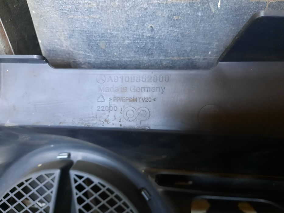 Grill Mercedes Sprinter W910