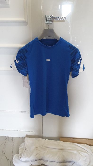 Koszulka sportowa Nike nowa oryginalna M