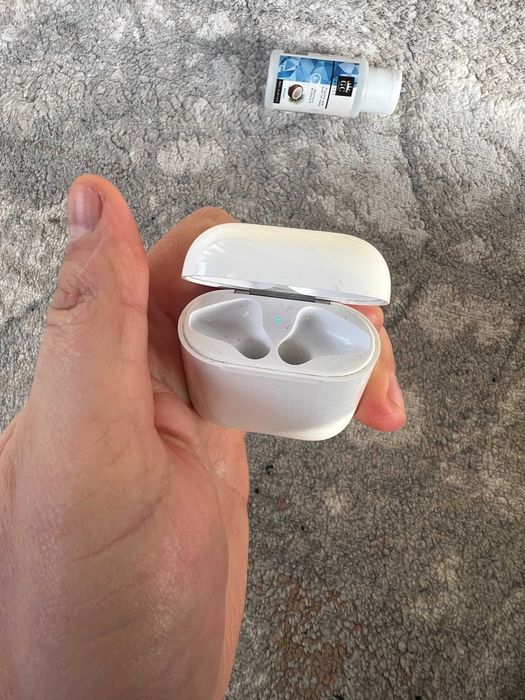 кейси для навушників Apple AirPods