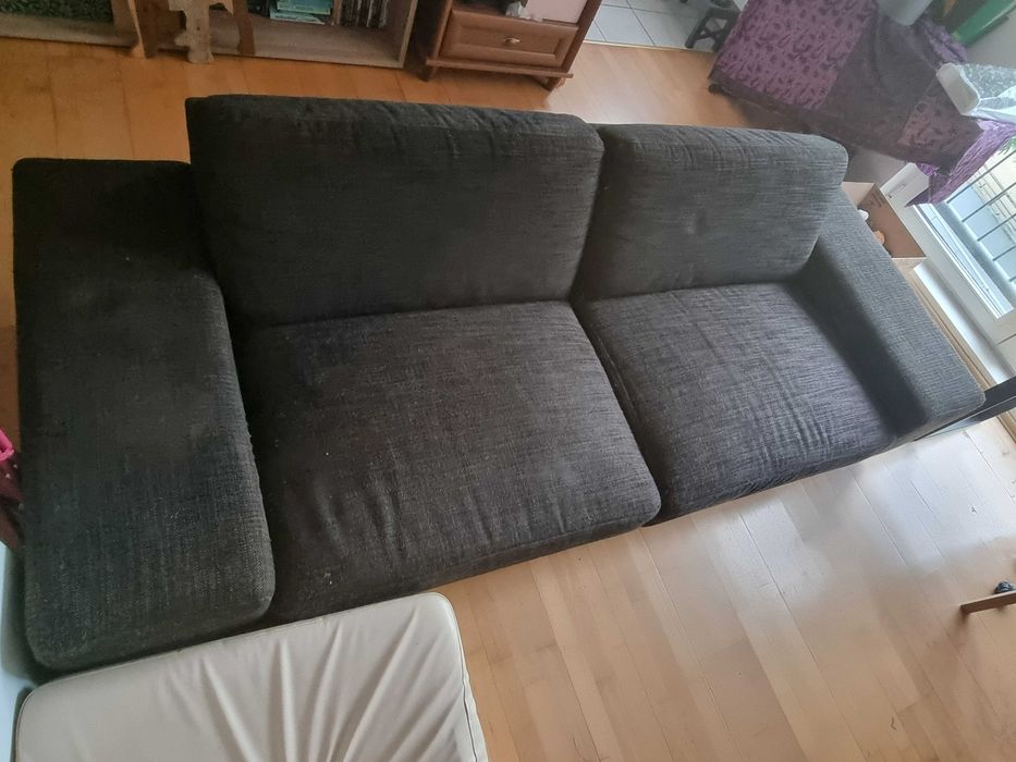 Duża brązowa kanapa