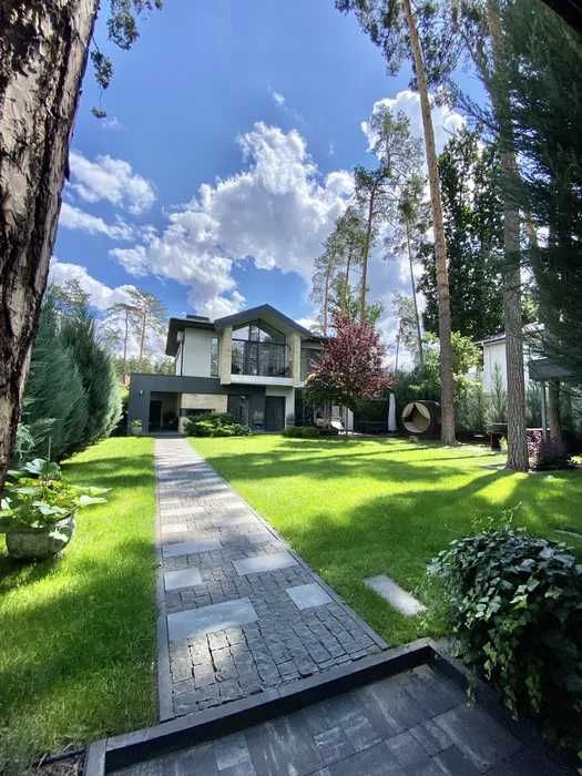 Для цінителів комфорту та тиші з дизайнерським ремонтом в лісовій Бучі