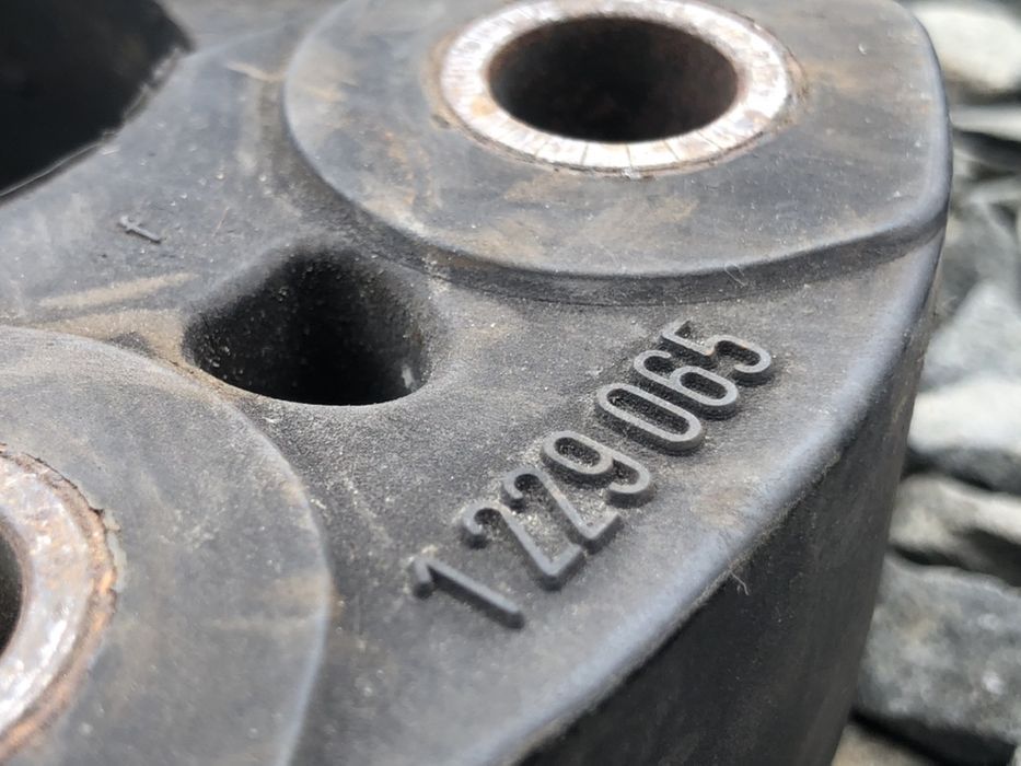 Еластична Муфта на БМВ Е39 М57 2.5 525 3.0 530 АКПП 1229065