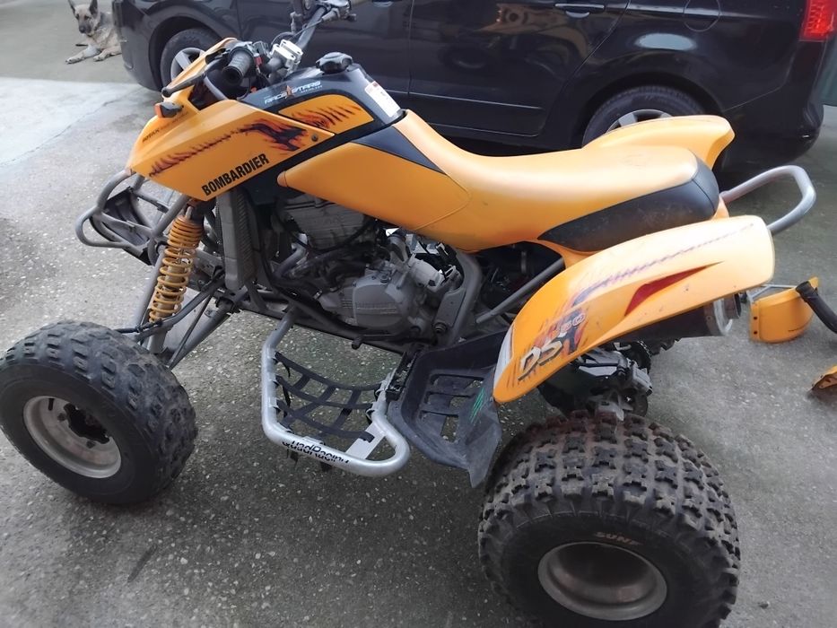 Moto 4 Bombardier ds650 vendo/troco