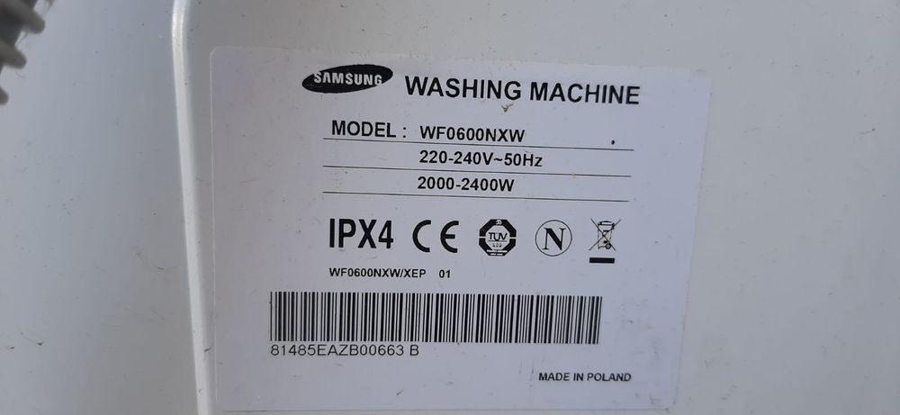 Máquina de lavar roupa avariada.