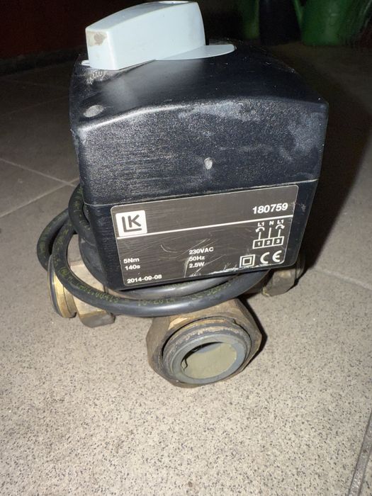 Zawór czterodrogowy mieszający z siłownikiem  ecoMAX 800 R3