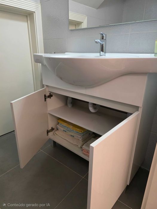 Móvel com Lavatório