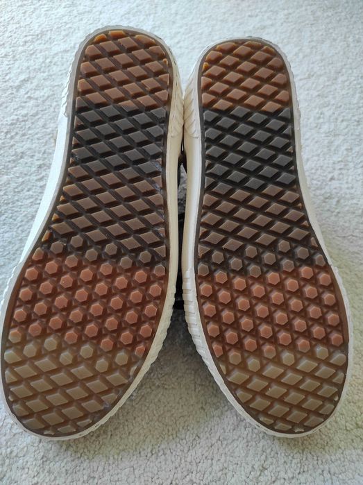 Buty Vans Space Voyager SK8- HI MTE DX NASA rozm 42 czarne jak nowe