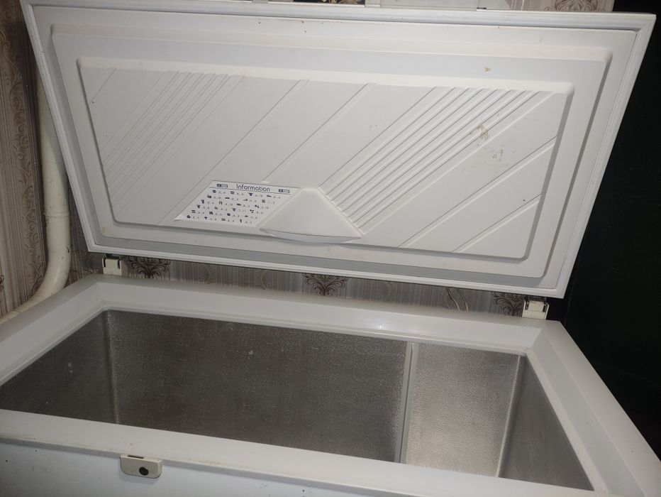 Ларь Liebherr 300 литрів