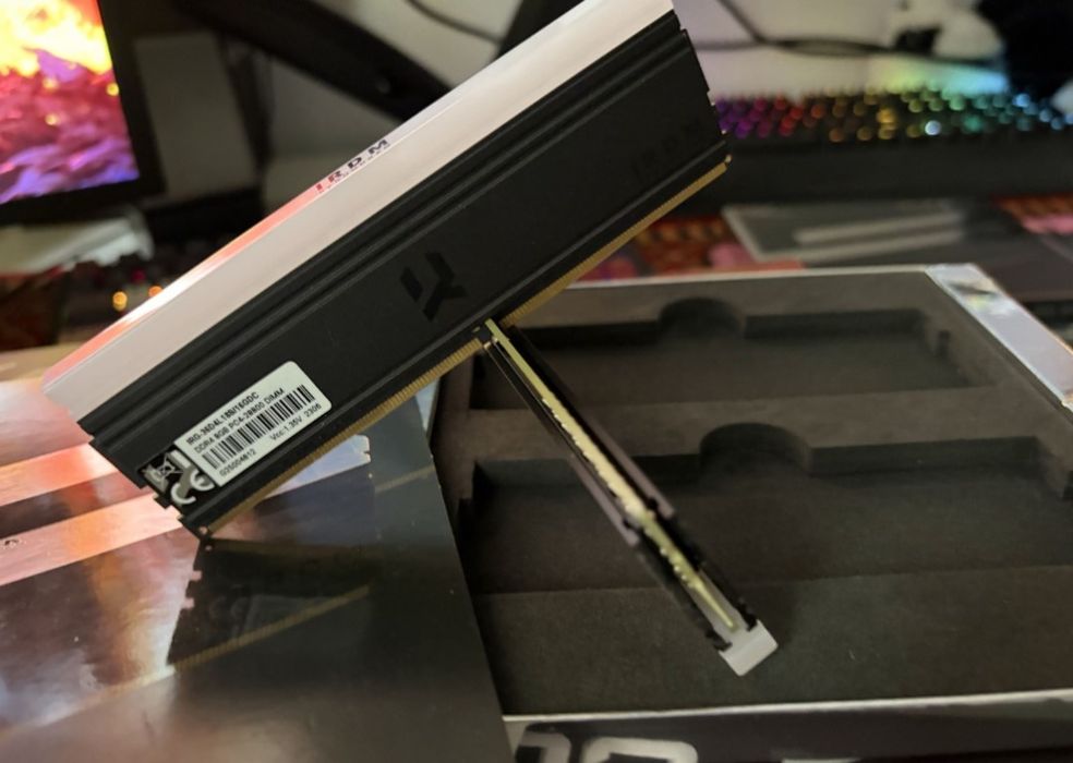 Pamięć RAM 16 GB, Goodram Irdm DDR4 3600MHz, 2x 8GB, RGB