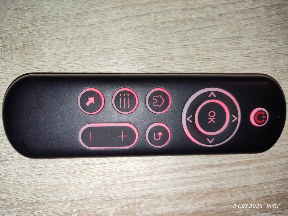 Pilot Bluetooth z podświetlaną klawiaturą