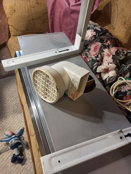 Продам двухмоторную мощную вытяжку Beat ( Словения)