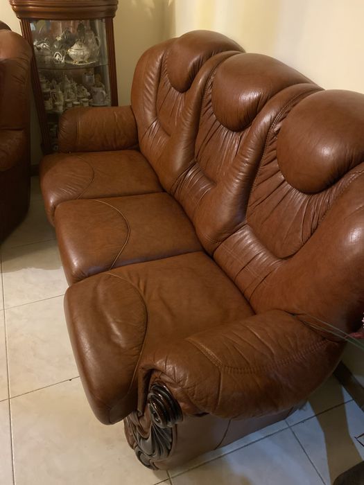 Sofas de 3 lugares em castanho em pele com mais 2 sofas de um lugar