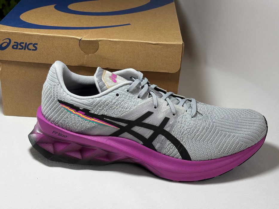 Розмір 41-41,5 Кросівки ASICS Novablast Piedmont Grey/Black оригінал