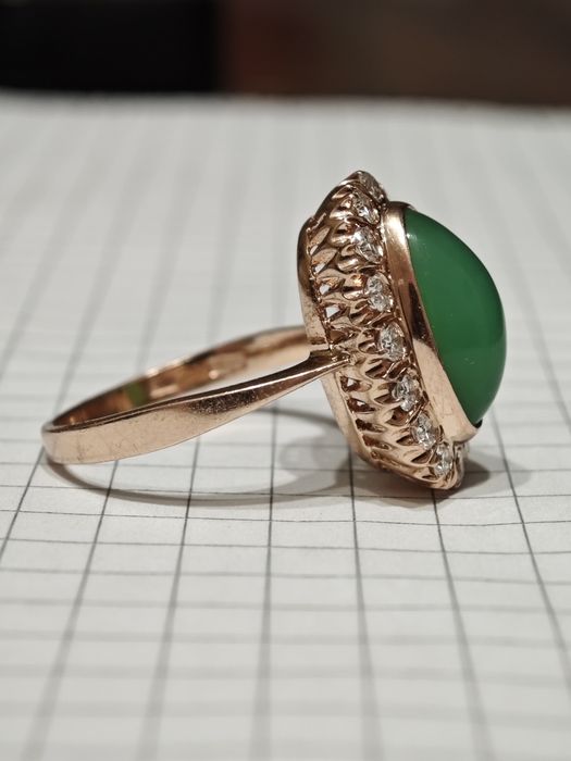 Золота каблучка, з діамантами 0..624 ct, і хризопоазом, 583 проба.
