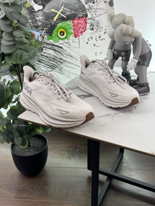 Кросівки Hoka Clifton 9 40.5 розмір Е16064