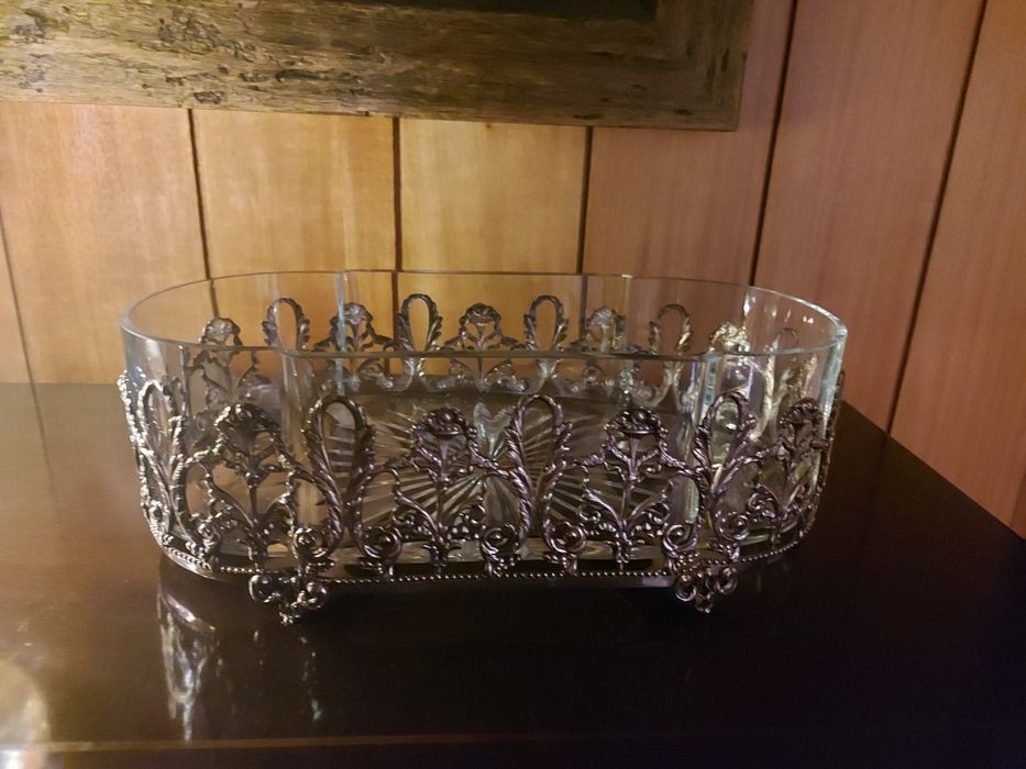 Centro de mesa em casquinha com taça em vidro