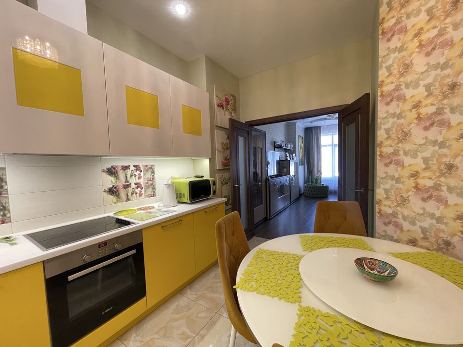 3-кімнатна, Центр, Печерськ, метро Печерська, вул. Коновальця 36-Е