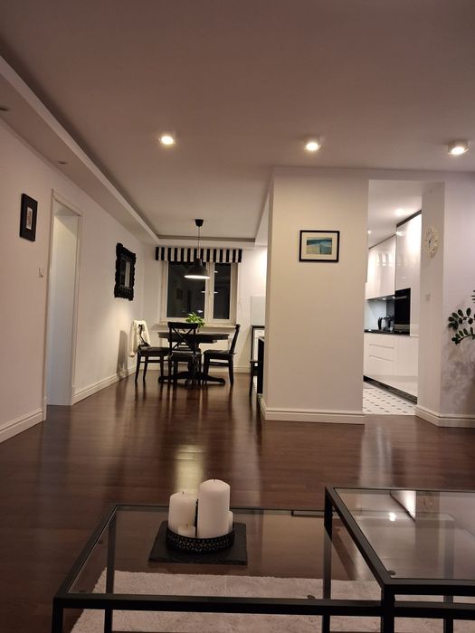 WYSOKI STANDARD  80m²   2  sypialnie  klimatyzacja  Balkon  Garaż i Miejsce Postojowe  Zana60
