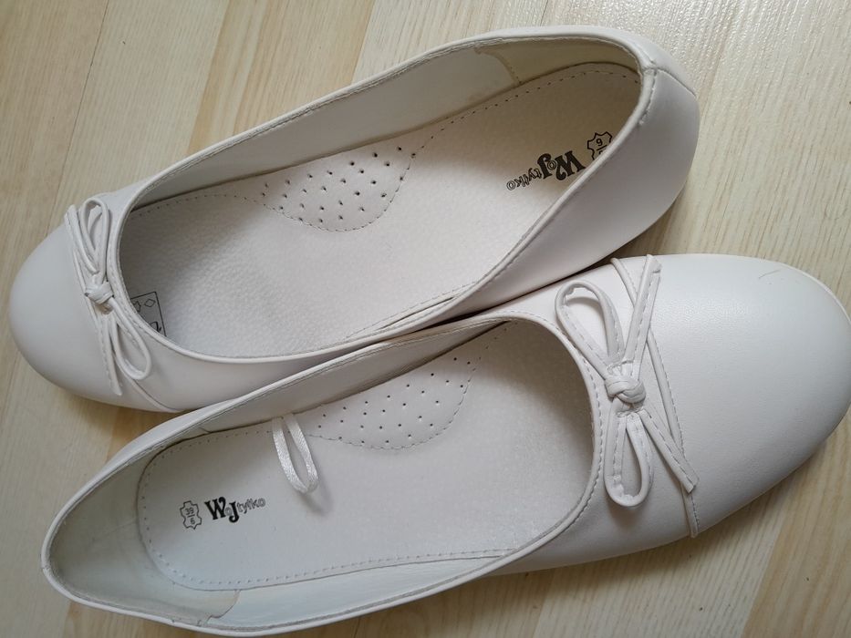Białe baleriny r , 39 wojtyłko