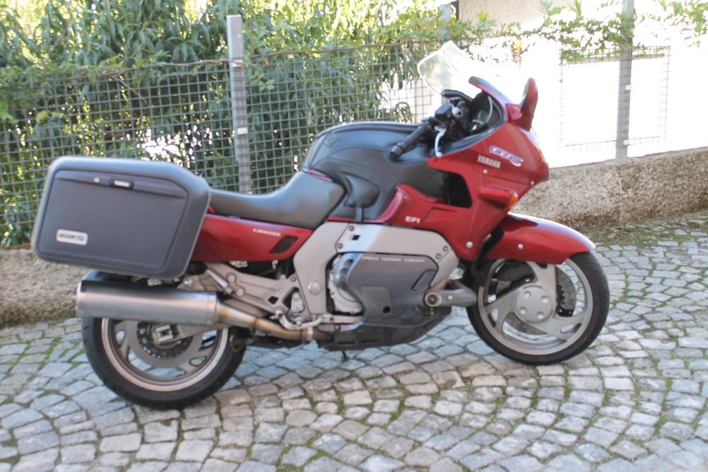 YAMAHA GTS 1000 bem estimada.