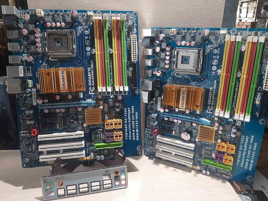 Материнська плата Gigabyte GA-EP35C-DS3R, s775, P35, ddr2/ddr3, RAID