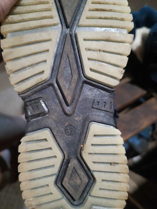 Продам детские термоботинки