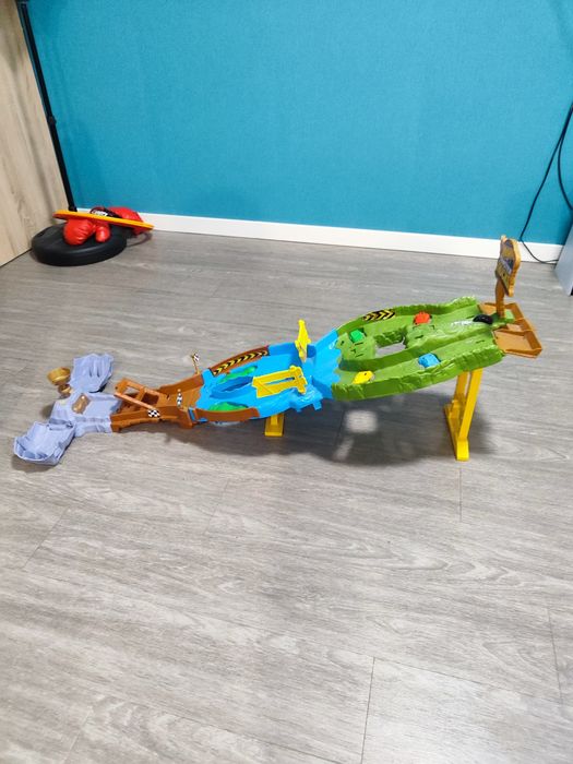 Ігровий набір hot wheels monster trucks