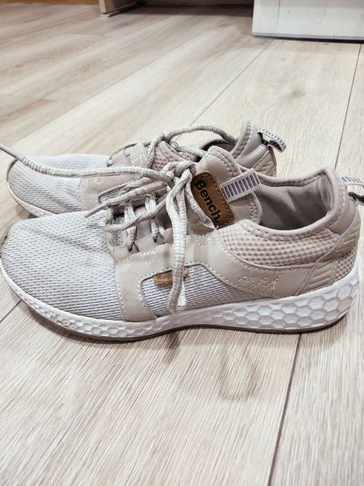 Кеди, кросівки, тапочки